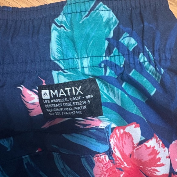 Matix Blue and Pink Floral Board Shorts size Large - Picture 3 of 4